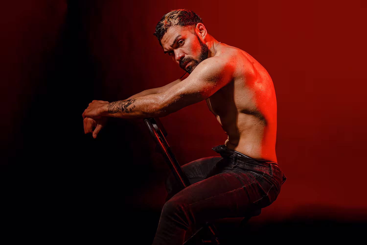 Basel Venue con un ring en el centro